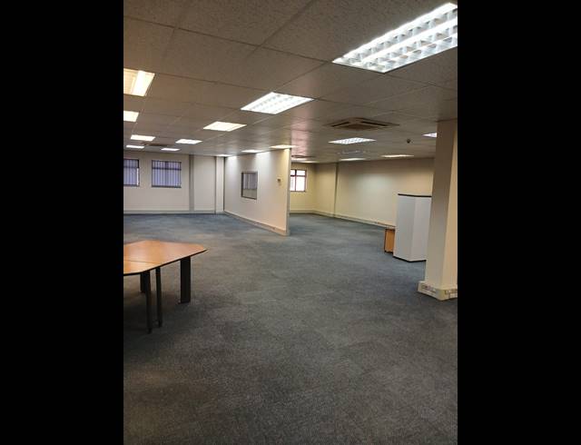 410M² OFFICE TO LET IN RIVERHORSE VALLEY